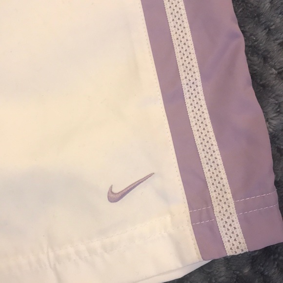 NWT: Nike capri pant, soft touch white/violet SzM - Picture 5 of 7